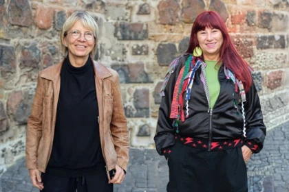 Bild zeigt die Gewinnerinnen des Heldinnenawards Sabine Constabel und Cathrin Schauer-Kelpin